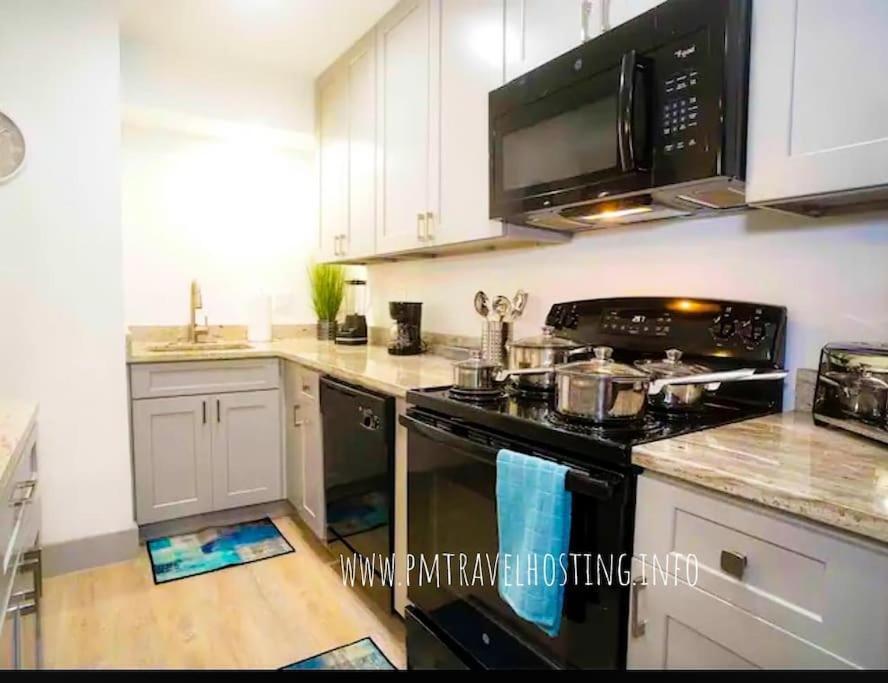 Modern Santorini Suite Houston Nrg Tmc Luxurious Walkable エクステリア 写真